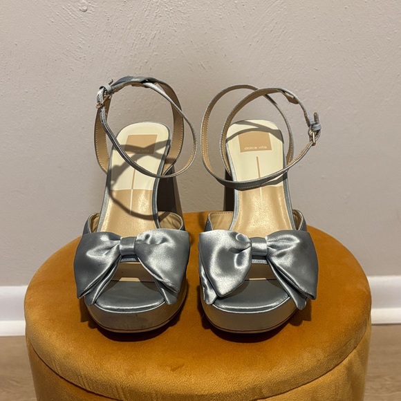Elegant Baby Blur Bow Heels - Picture 1 of 6